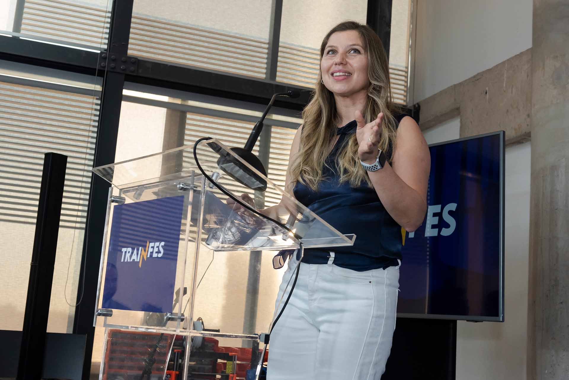 Dra. Zvonkitza Certanec se presenta en inauguración de TRAINFES Center